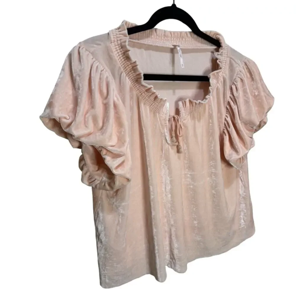 Free People Terese Puff Sleeve Velvet Top Blush Pink/Peach Size M NWOT